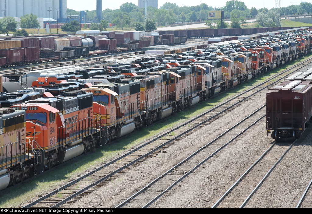 BNSF Locomotive Storage